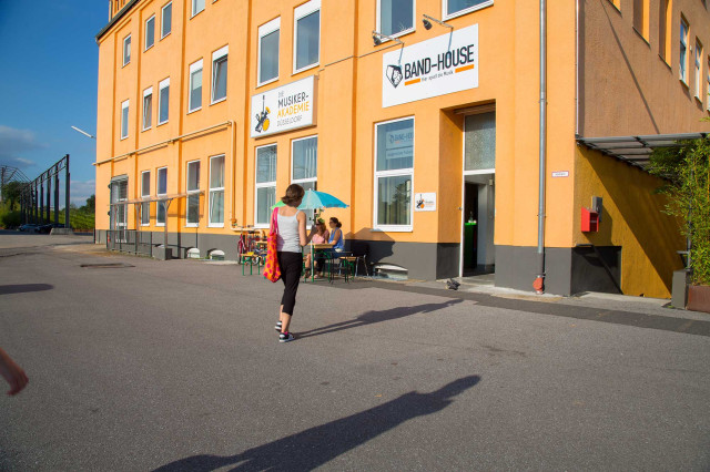 Galerie - Musiker-Akademie-Düsseldorf Frontansicht (Image 1)